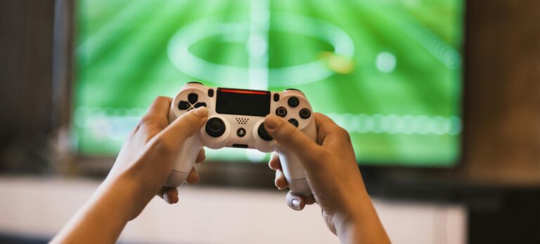 Sponges, remotes, and toothbrush holders top the germ list. I’ll show you exactly how to clean them—with routines that fit real life.